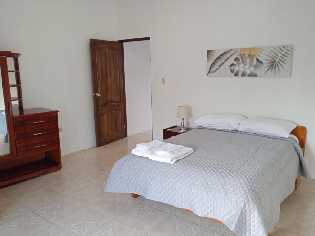 Apartahotel Casa Soleil Puerto Villamil Cameră foto