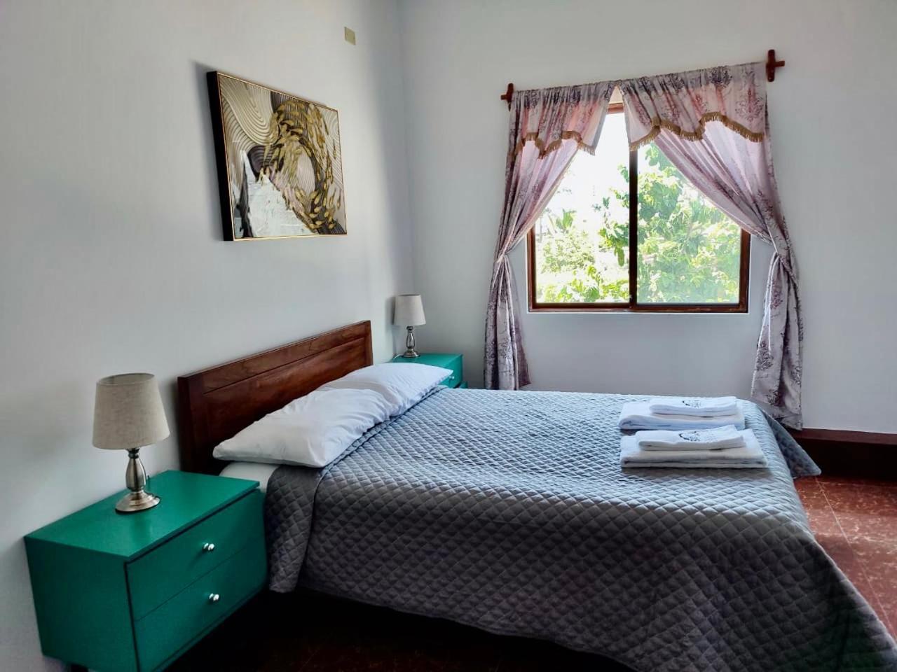 Apartahotel Casa Soleil Puerto Villamil Cameră foto